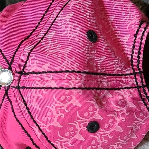 BONE COLLECTOR EMBROIDERED RHINESTONE HAT - Picture 8 of 15